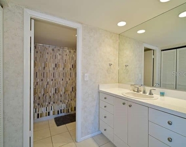 2425 Gulf Of Mexico Drive - Photo Thumbnail 8