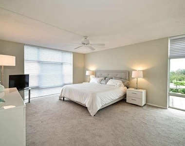 2425 Gulf Of Mexico Drive - Photo Thumbnail 9