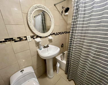 922 Fulton St - Photo Thumbnail 8