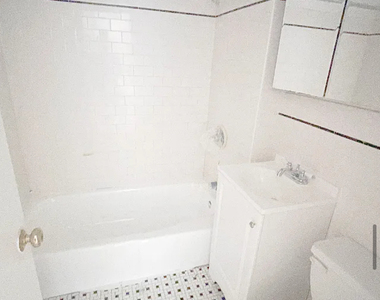 East 84th Street - Photo Thumbnail 5