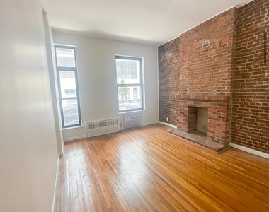 East 84th Street - Photo Thumbnail 2