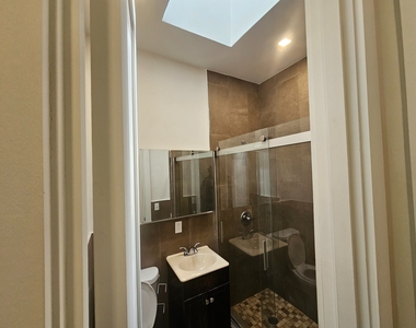 156 East 85th Street - Photo Thumbnail 3