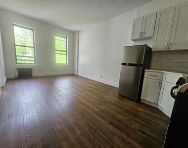 156 East 85th Street - Photo Thumbnail 4