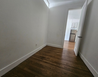 156 East 85th Street - Photo Thumbnail 7
