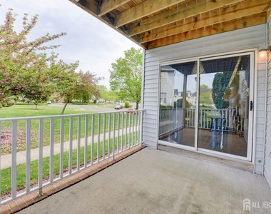 300 Ventnor Court - Photo Thumbnail 11