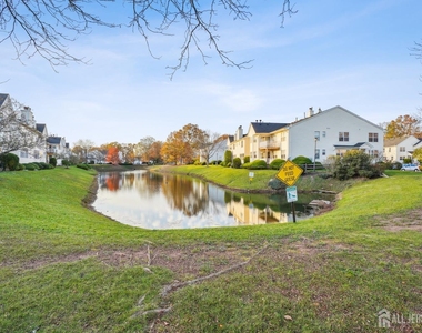 300 Ventnor Court - Photo Thumbnail 3