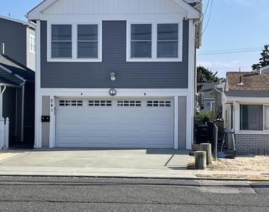 241 Hiering Avenue - Photo Thumbnail 21
