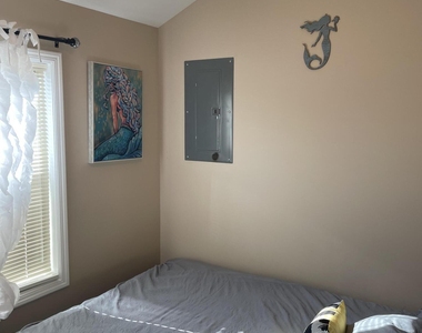 241 Hiering Avenue - Photo Thumbnail 17