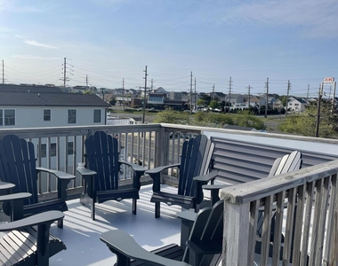 241 Hiering Avenue - Photo Thumbnail 2
