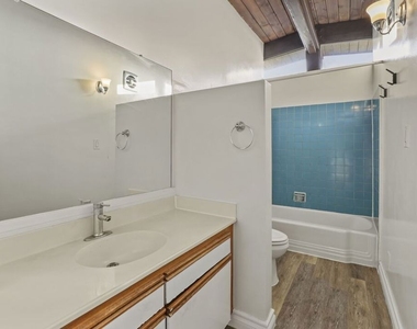 11133 Rose Avenue - Photo Thumbnail 3