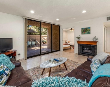 2420 Torrey Pines Rd - Photo Thumbnail 8