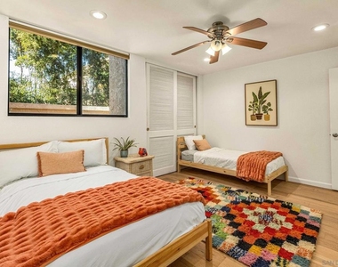 2420 Torrey Pines Rd - Photo Thumbnail 11