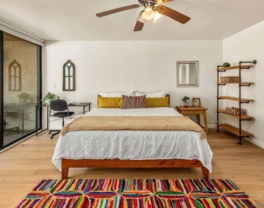 2420 Torrey Pines Rd - Photo Thumbnail 15