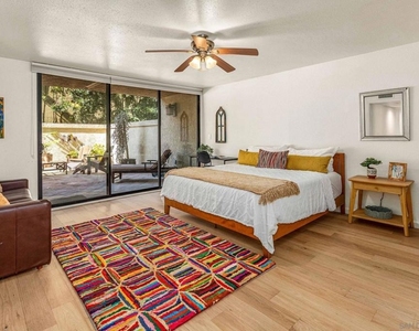 2420 Torrey Pines Rd - Photo Thumbnail 14