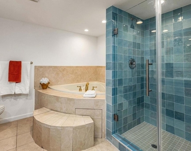 2420 Torrey Pines Rd - Photo Thumbnail 18