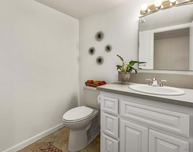 2420 Torrey Pines Rd - Photo Thumbnail 20