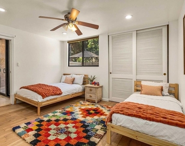 2420 Torrey Pines Rd - Photo Thumbnail 12