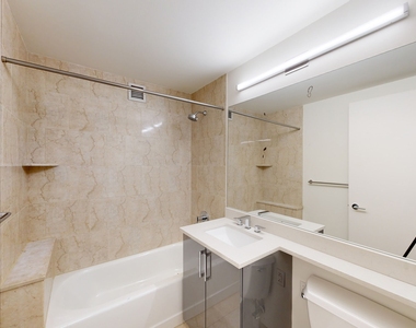 10 Hanover Square - Photo Thumbnail 4