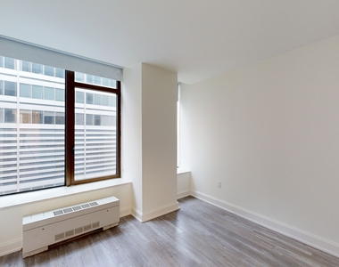 10 Hanover Square - Photo Thumbnail 3