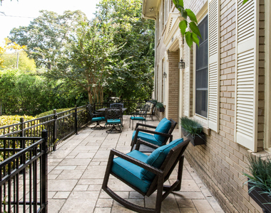 524 Seminole Avenue Ne - Photo Thumbnail 7