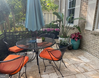 524 Seminole Avenue Ne - Photo Thumbnail 2