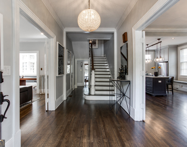 524 Seminole Avenue Ne - Photo Thumbnail 10