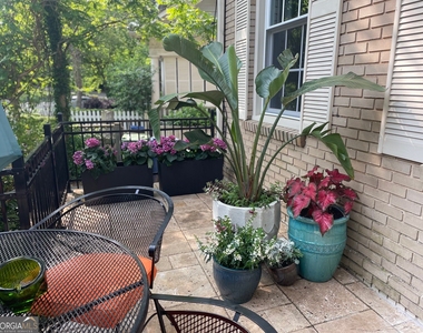 524 Seminole Avenue Ne - Photo Thumbnail 3