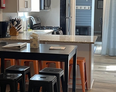241 Hiering Avenue - Photo Thumbnail 6