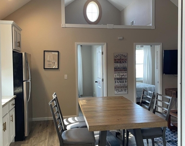 241 Hiering Avenue - Photo Thumbnail 11
