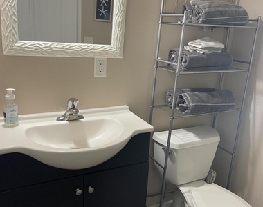 241 Hiering Avenue - Photo Thumbnail 21