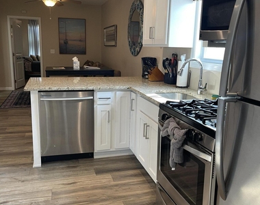 241 Hiering Avenue - Photo Thumbnail 3