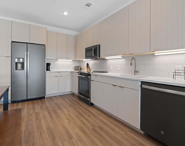 4802 S Congress Ave - Photo Thumbnail 13