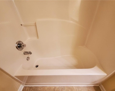 1005 Westmoreland Lane - Photo Thumbnail 18