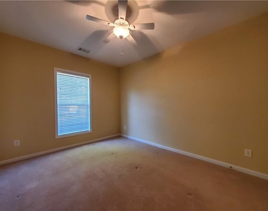 1005 Westmoreland Lane - Photo Thumbnail 15