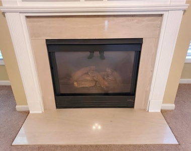 1005 Westmoreland Lane - Photo Thumbnail 6