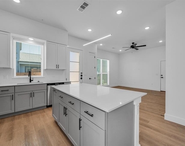1601-308 Mustang Drive - Photo Thumbnail 9