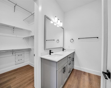 1601-308 Mustang Drive - Photo Thumbnail 13