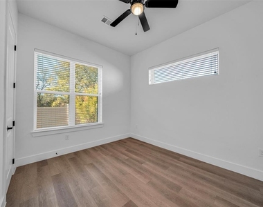 1601-308 Mustang Drive - Photo Thumbnail 15