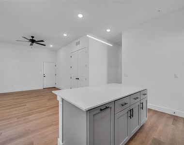 1601-308 Mustang Drive - Photo Thumbnail 10