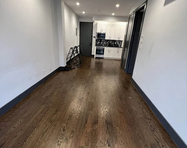 2109 Regent Place - Photo Thumbnail 8