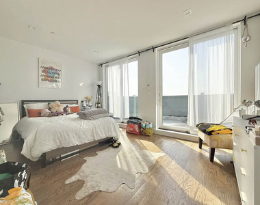 321 Woodbine Street - Photo Thumbnail 1
