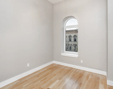 306 Linden Street - Photo Thumbnail 8
