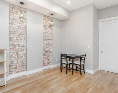 306 Linden Street - Photo Thumbnail 6