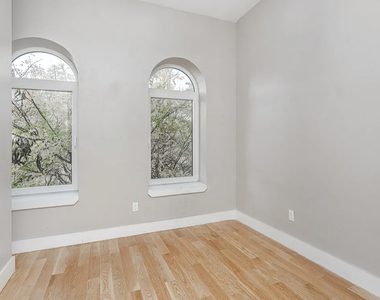 306 Linden Street - Photo Thumbnail 4