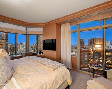 188 E 64th St - Photo Thumbnail 9