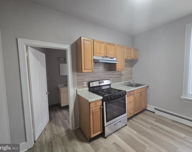 5526 N Mascher Street - Photo Thumbnail 7