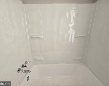 5526 N Mascher Street - Photo Thumbnail 8