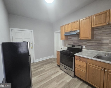 5526 N Mascher Street - Photo Thumbnail 2