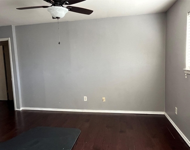 6910 Hart Ln - Photo Thumbnail 27