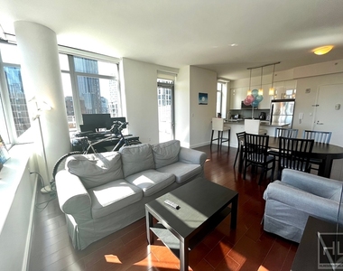 Fleet Place - Photo Thumbnail 0